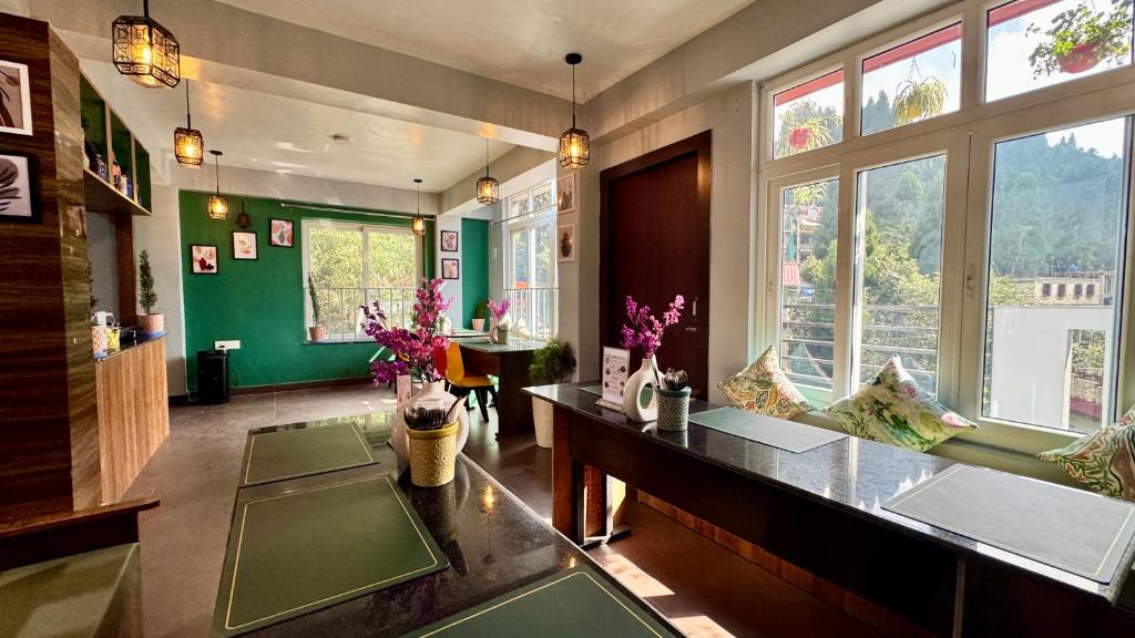 Darjeeling Hillside Inn photo