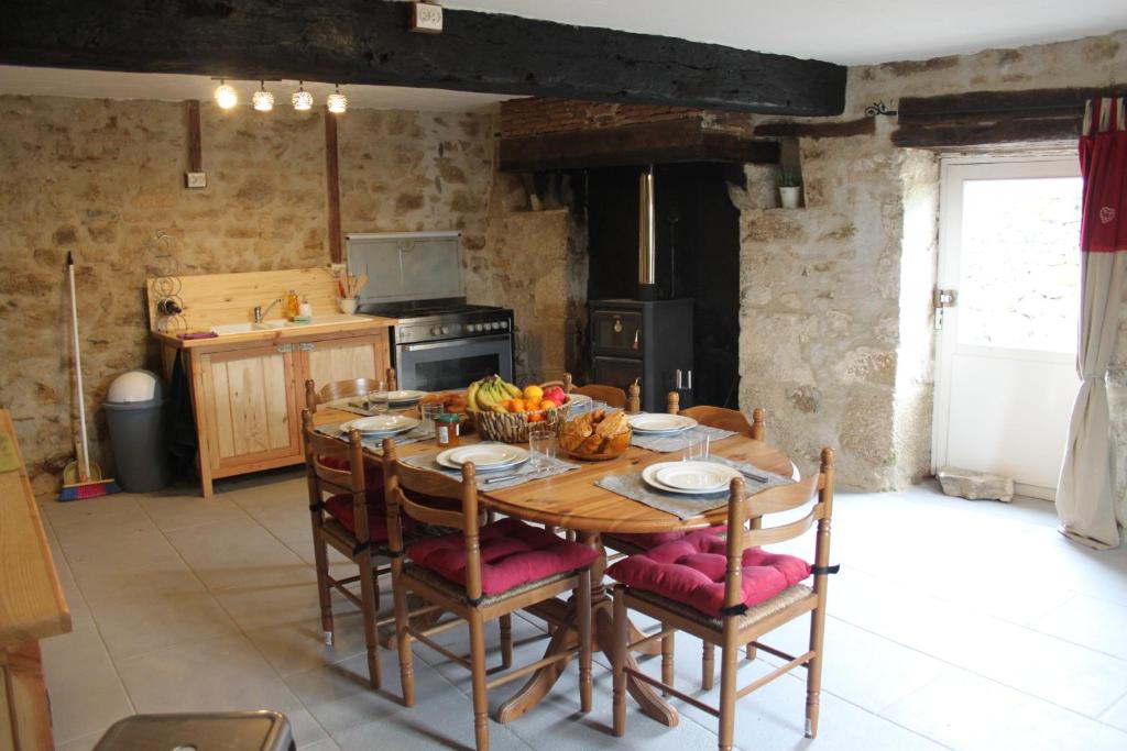 Photo de la galerie de l'établissement Gite Ladybird, à Nouic