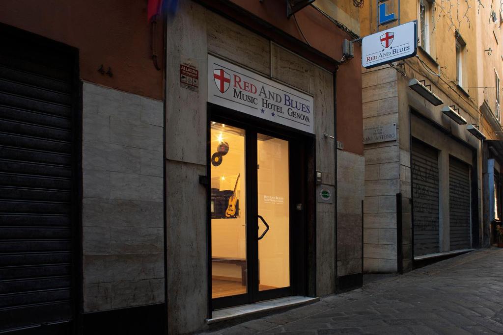 Red and Blues Music Hotel Genova - Resim 22