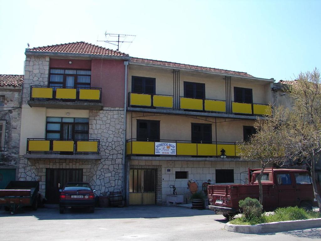 Budova, kde se apartmán nachází
