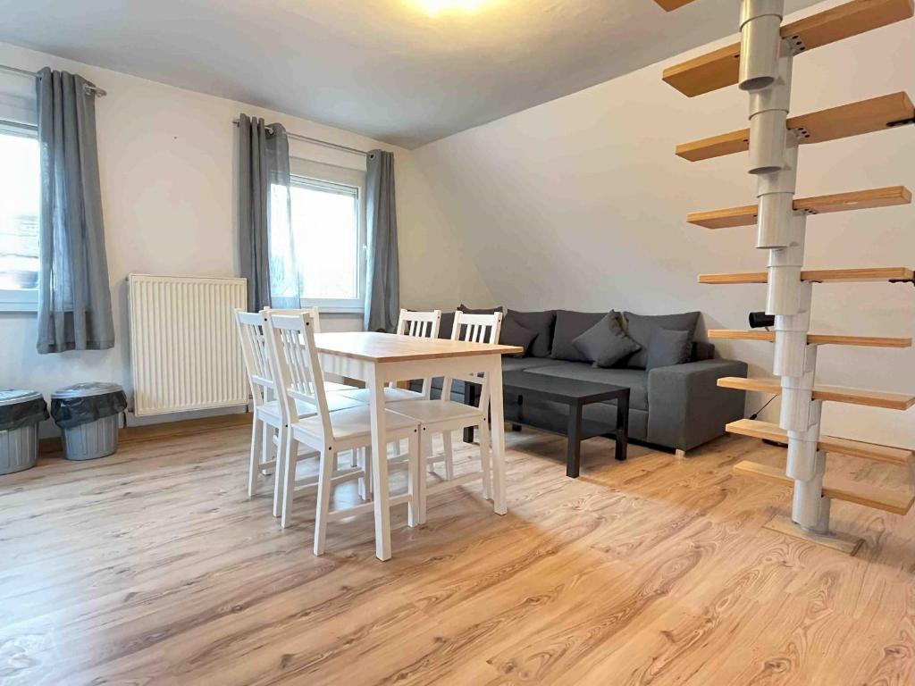 Χώρος καθιστικού στο SAD803 - Zweistöckige Monteurwohnung