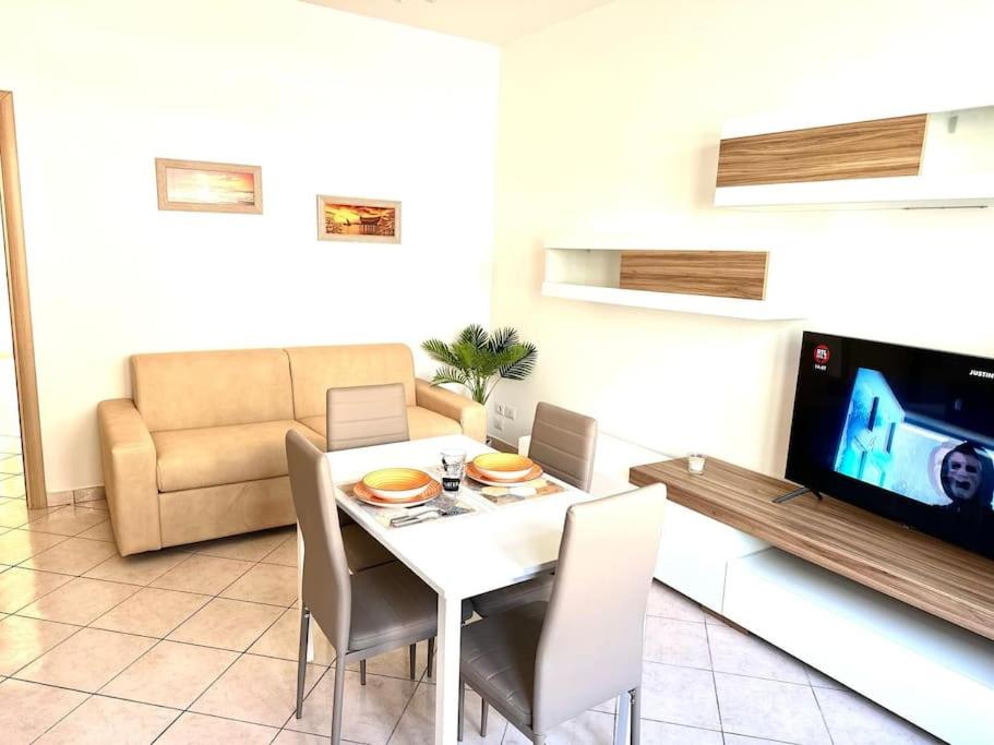 Μια τηλεόραση ή/και κέντρο ψυχαγωγίας στο Daniele's House Lago Di Bolsena
