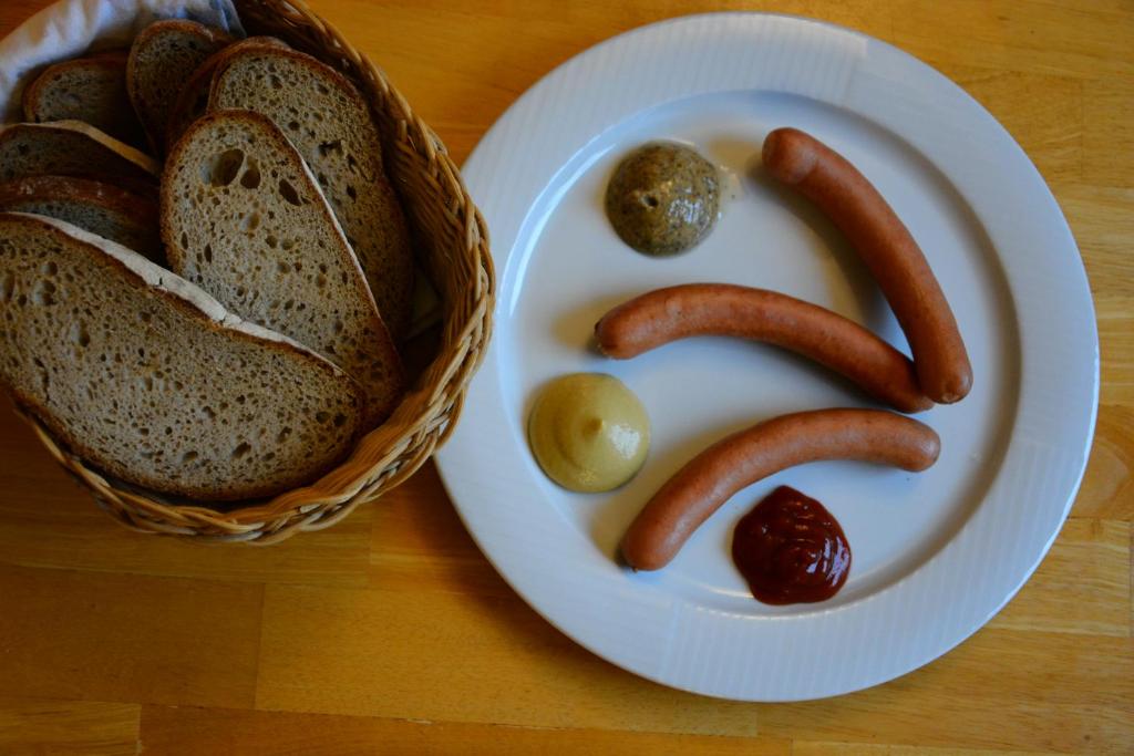 Jídlo v hotelu nebo okolí