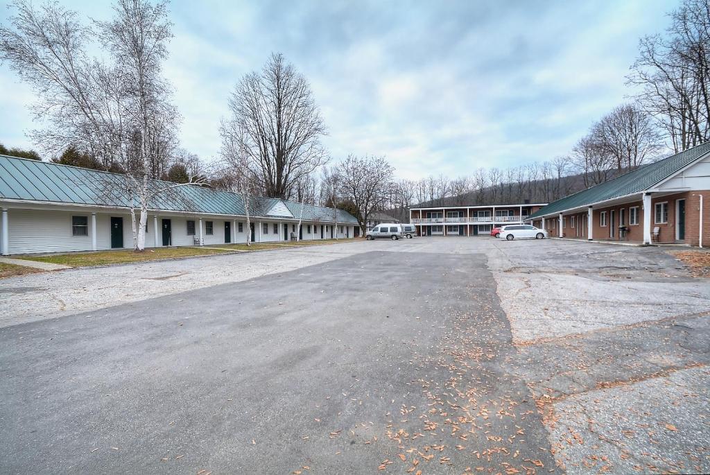Colonial Motel And Spa Brattleboro Updated 2021 Prices