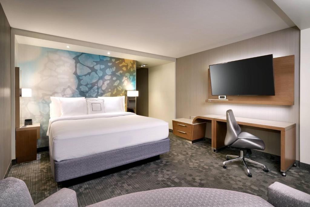 TV a/nebo společenská místnost v ubytování Courtyard by Marriott Cedar City