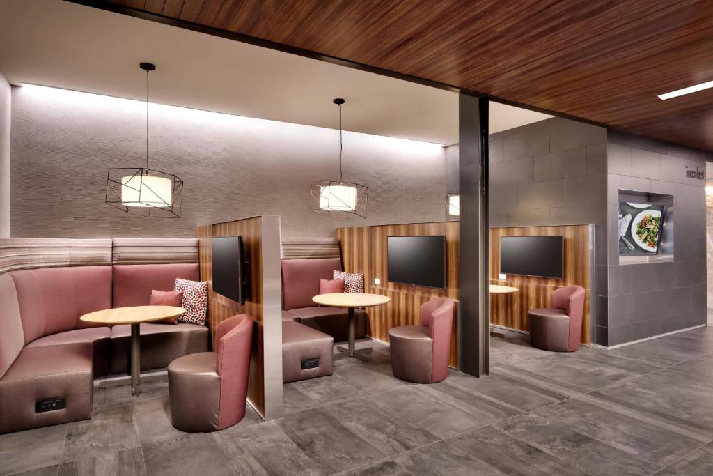 Posezení v ubytování Courtyard by Marriott Cedar City