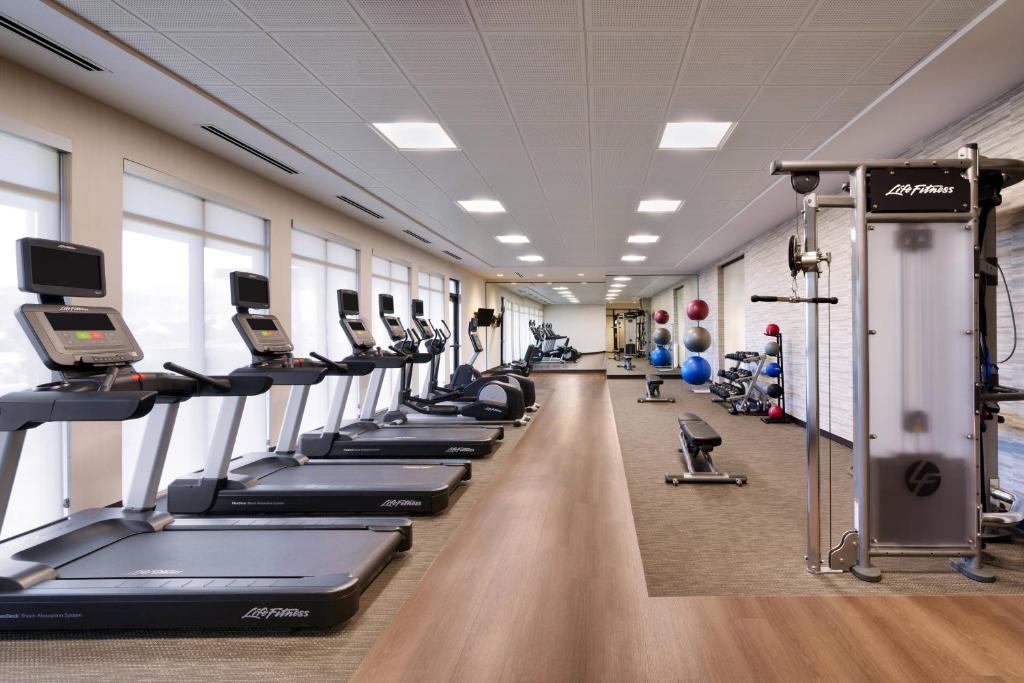 Fitness centrum a/nebo fitness zařízení v ubytování Courtyard by Marriott Cedar City