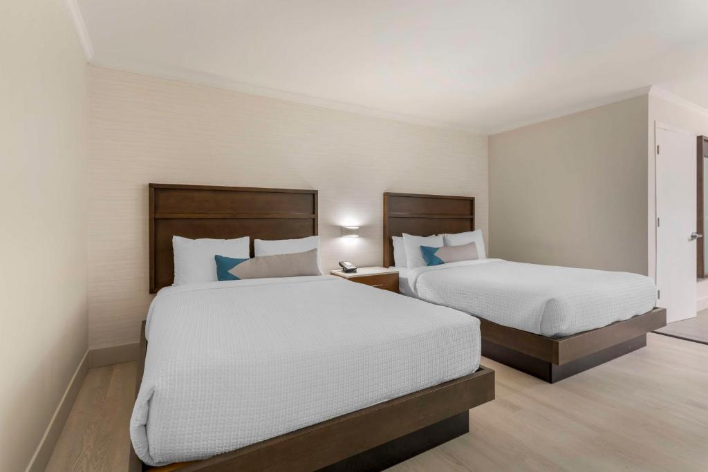Best Western Plus All Suites Inn - Queen Room With Two Queen Beds - Non-Smoking