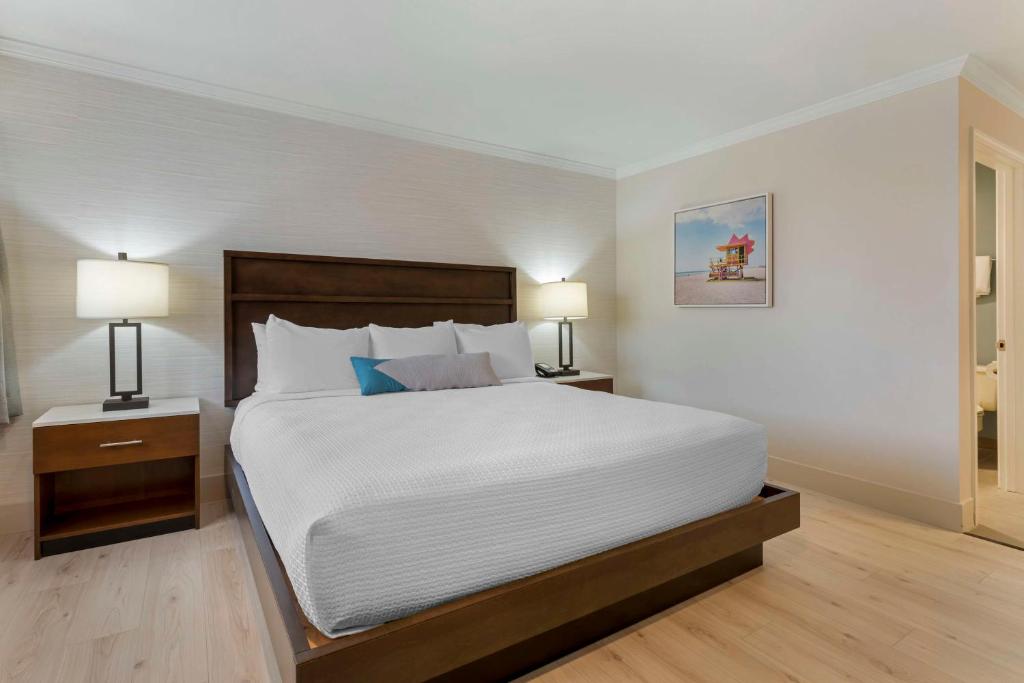 Best Western Plus All Suites Inn - King Suite - Non-Smoking