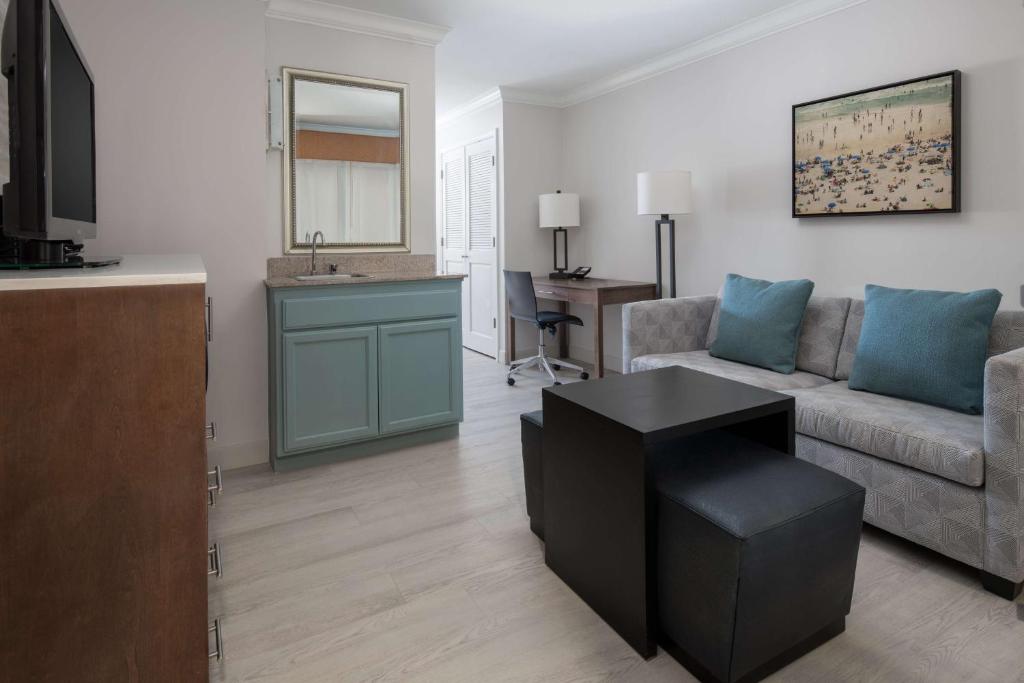 Best Western Plus All Suites Inn - Two-Bedroom Suite - Non-Smoking