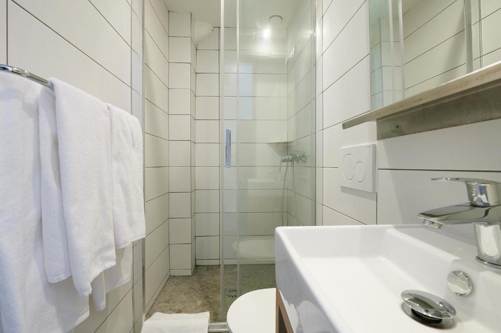 Koupelna v ubytování Hôtel Triton