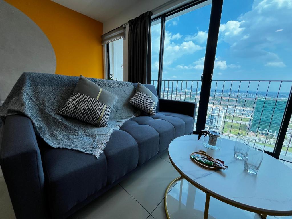 Χώρος καθιστικού στο Modern Trefoil Studio Setia Alam Walk to Setia City Mall SCCC