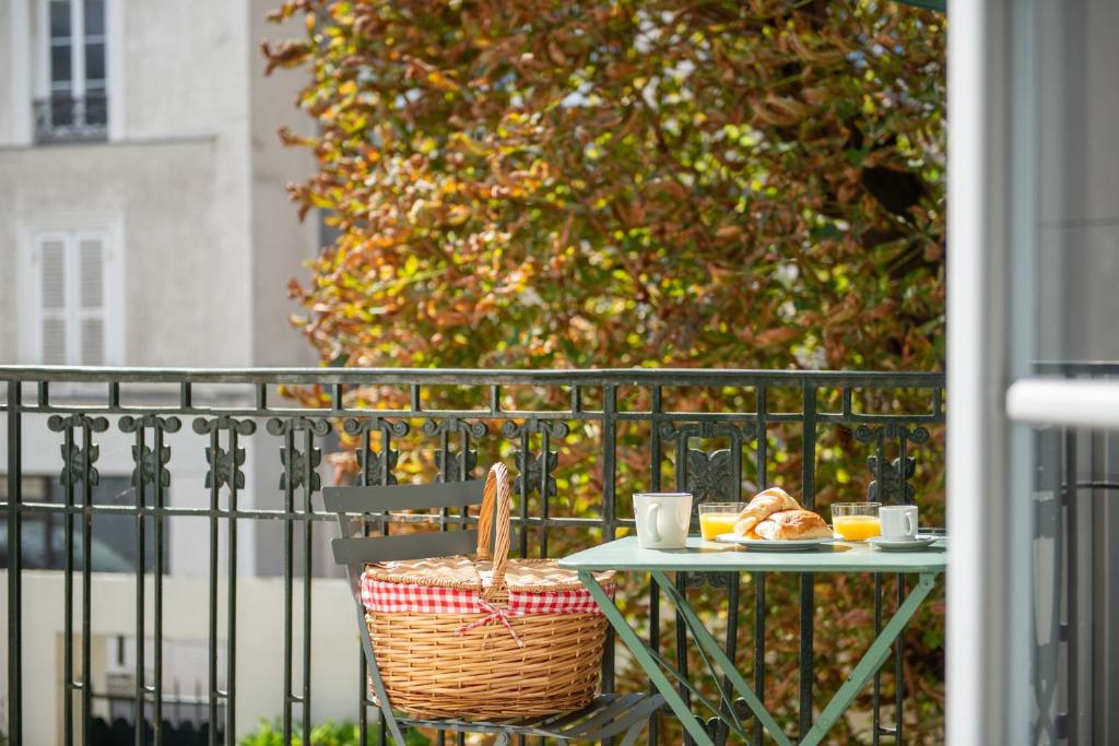 Hôtel Helzear Montparnasse - Resim 9