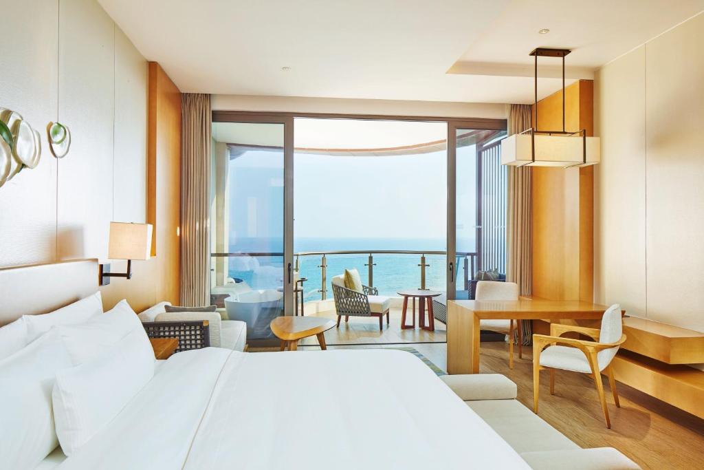 The Westin Shimei Bay Resort - Deluxe Sea View King Room