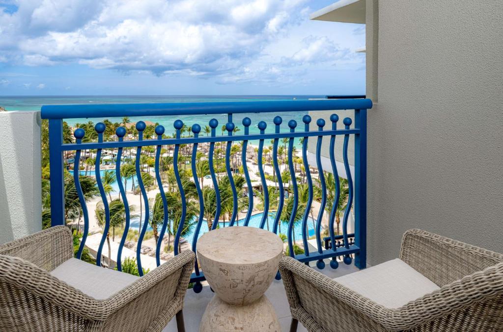 Hilton Aruba Caribbean Resort & Casino - Ocean View Palm Beach Club 1 King Bed