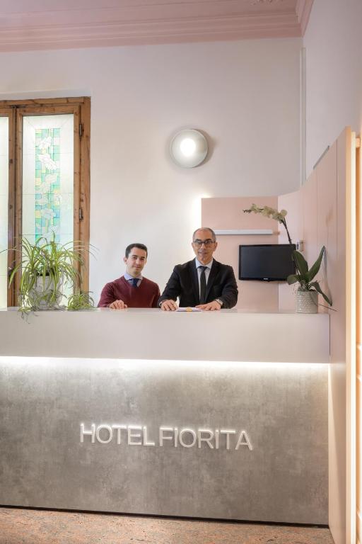 Členové personálu v ubytování Hotel Fiorita