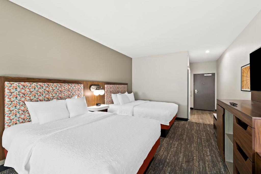 Postel nebo postele na pokoji v ubytování Hampton Inn Longview