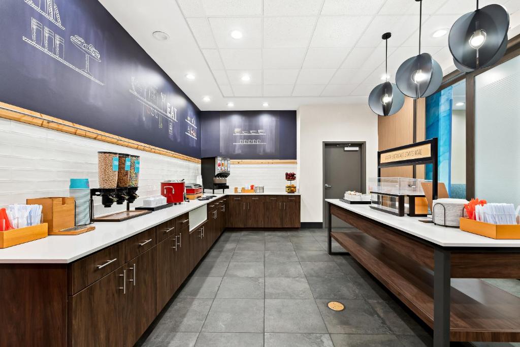 Kuchyň nebo kuchyňský kout v ubytování Hampton Inn Longview