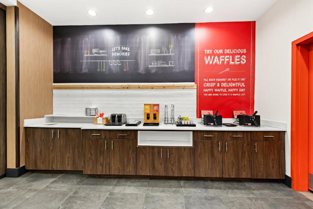 Příslušenství pro přípravu čaje a kávy v ubytování Hampton Inn Longview