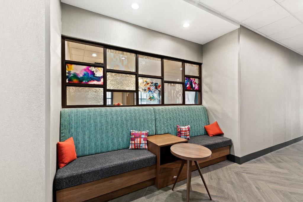 Posezení v ubytování Hampton Inn Longview