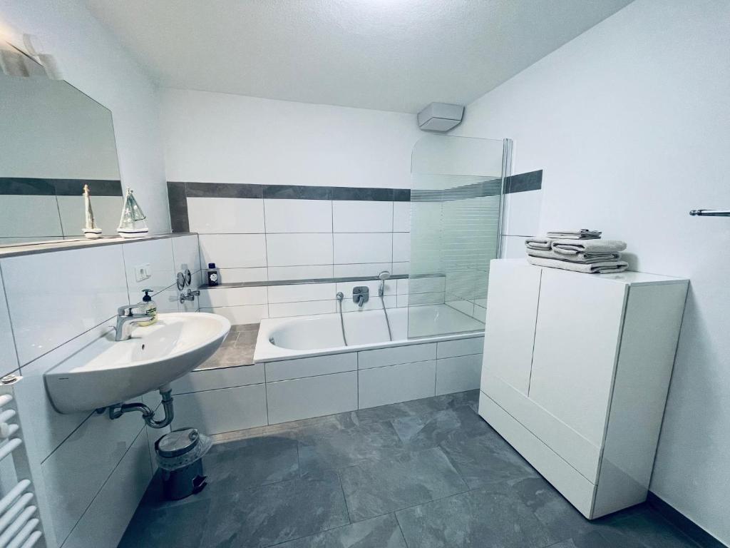 Das Bootshaus - Apartment With Balcony