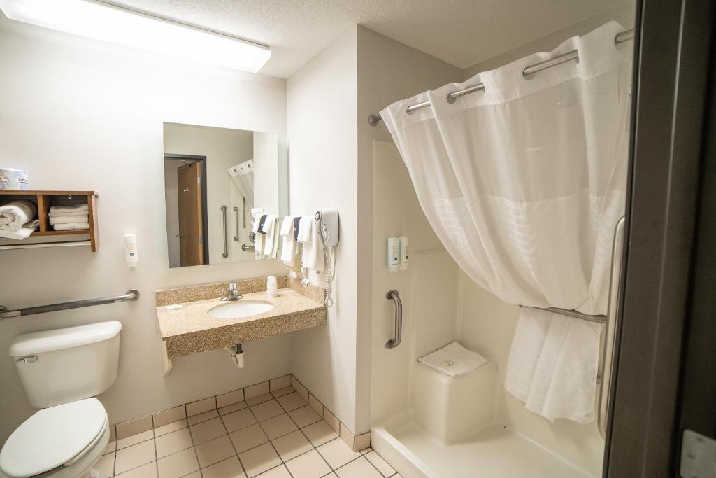 Quality Inn & Suites Watertown near Prairie Lakes Ice Arena - Sala Matrimoniali Con Due Letti Queen Queen - Accessibile/non Fumatori