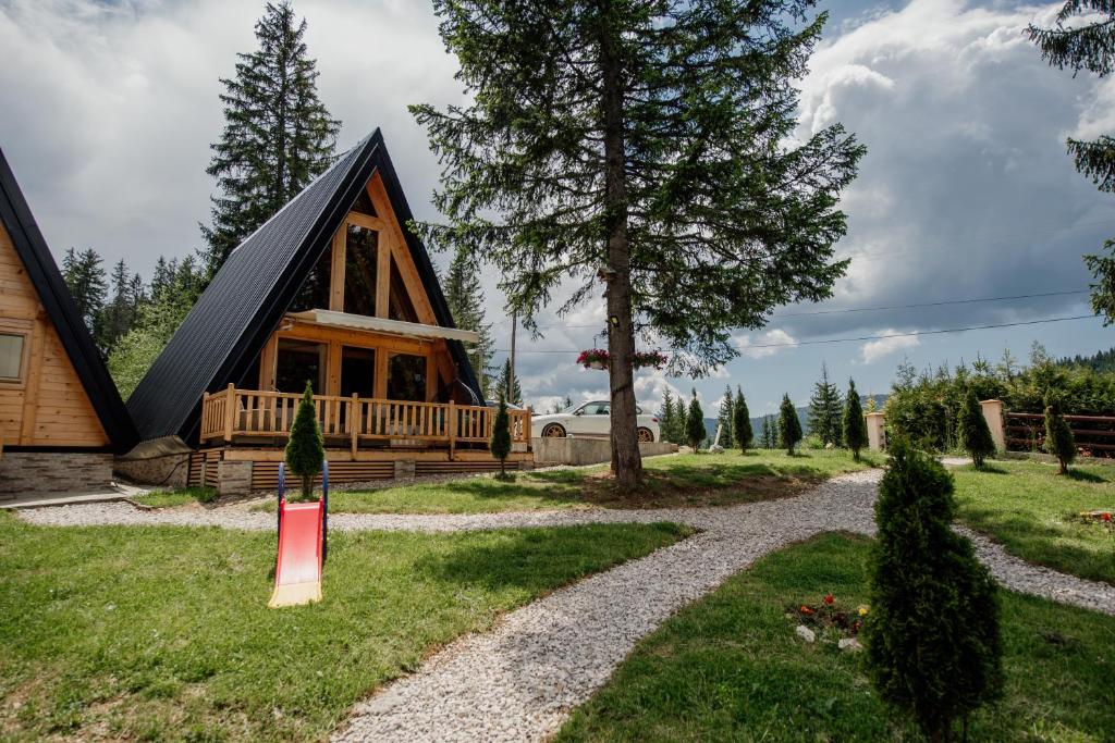 Taman di luar ZLATARSKA IDILA