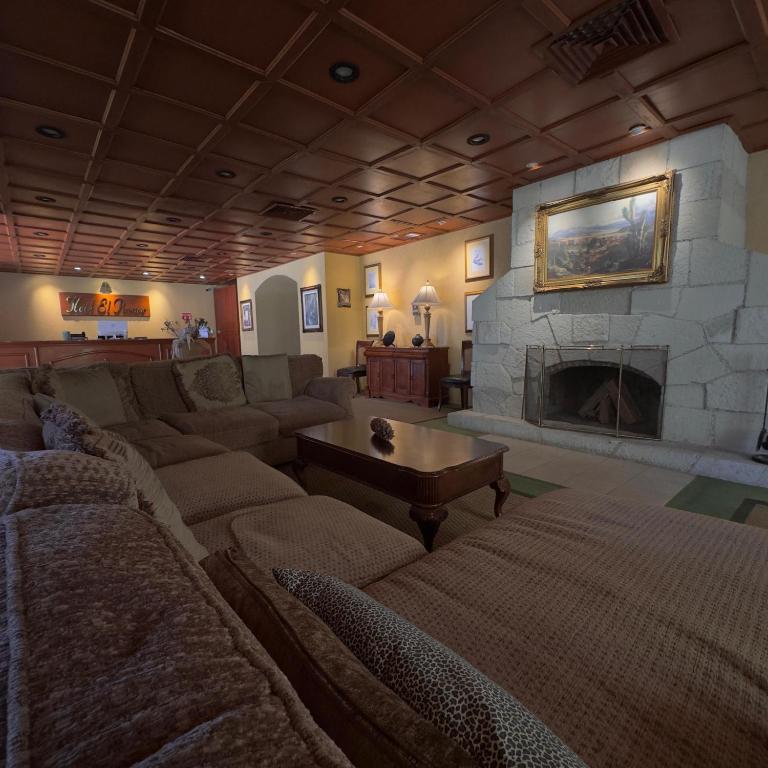 Posezení v ubytování Hotel El Paraiso