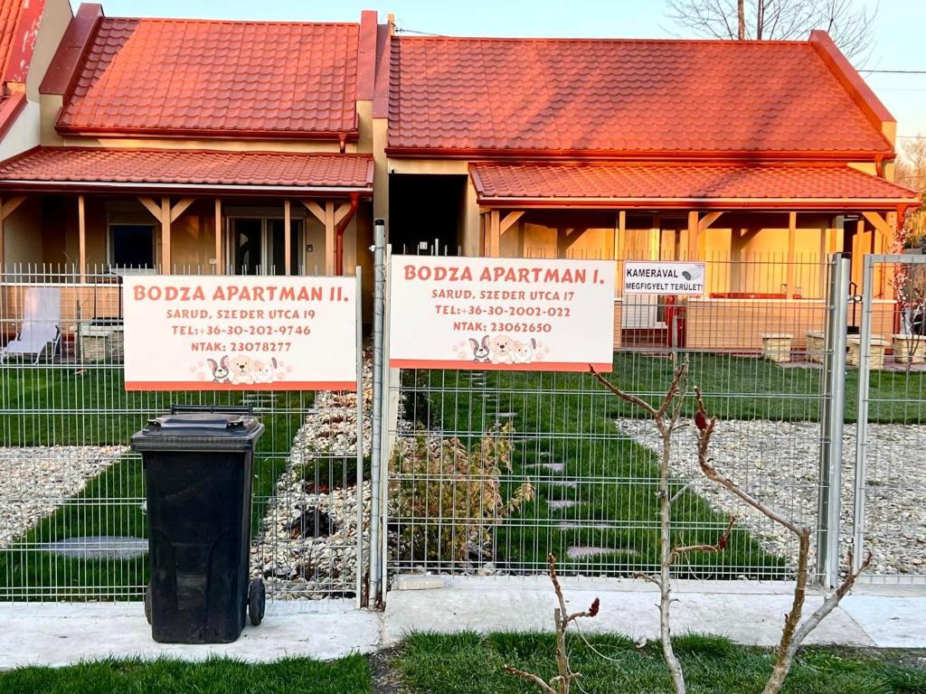 Zahrada ubytování Bodza apartman 1 - Sarud
