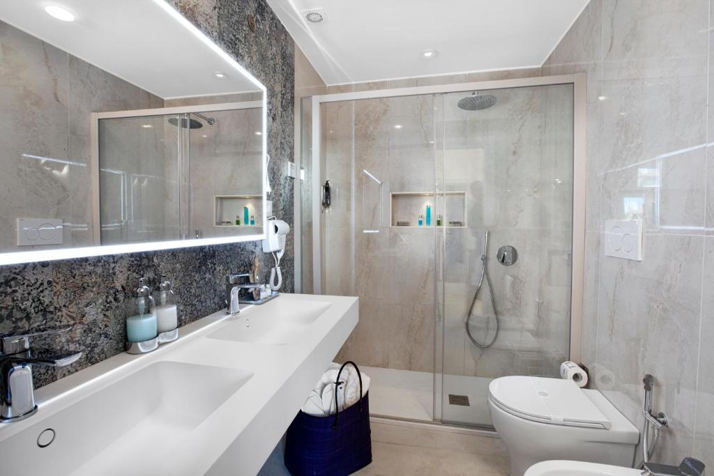 Koupelna v ubytování Grace Suites Sorrento