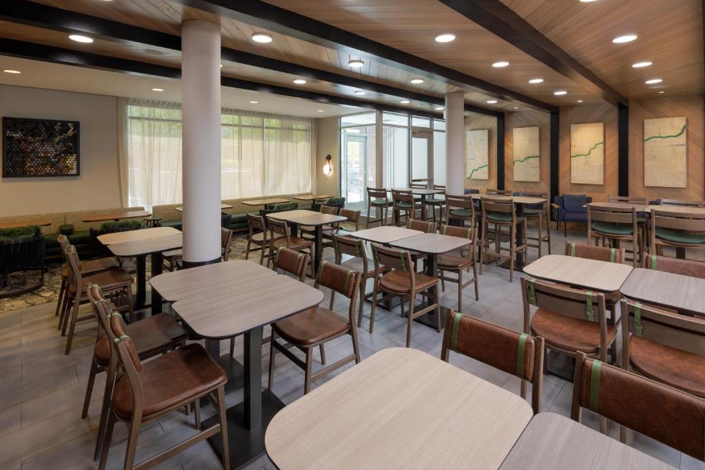 Restaurace v ubytování SpringHill Suites by Marriott Jackson Hole