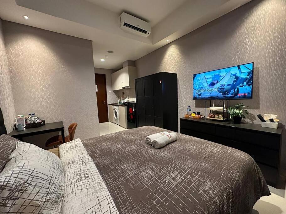 Gallery image of Classic Studio Puri Mansion Apartment Kembangan in Jakarta