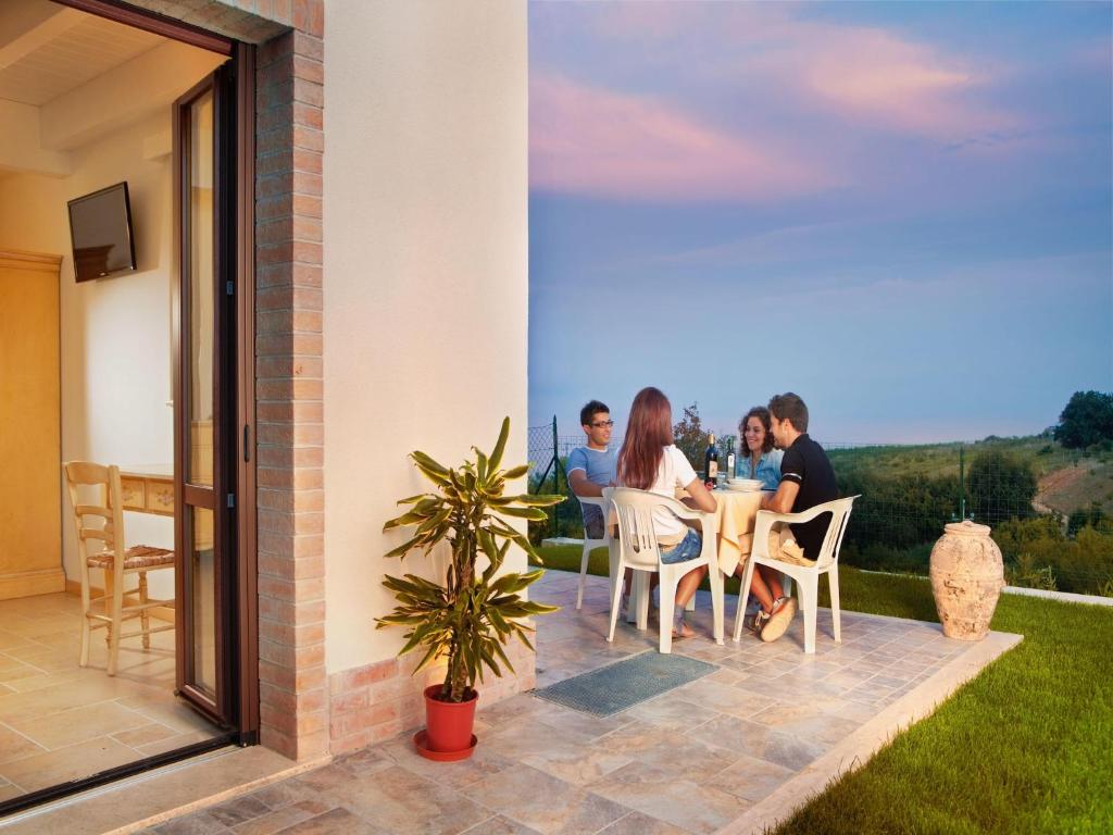 Balkon lub taras w obiekcie Holiday Resort Contea dei Ciliegi Pedaso