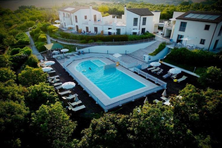 Basen w obiekcie Holiday Resort Contea dei Ciliegi Pedaso lub w pobliżu
