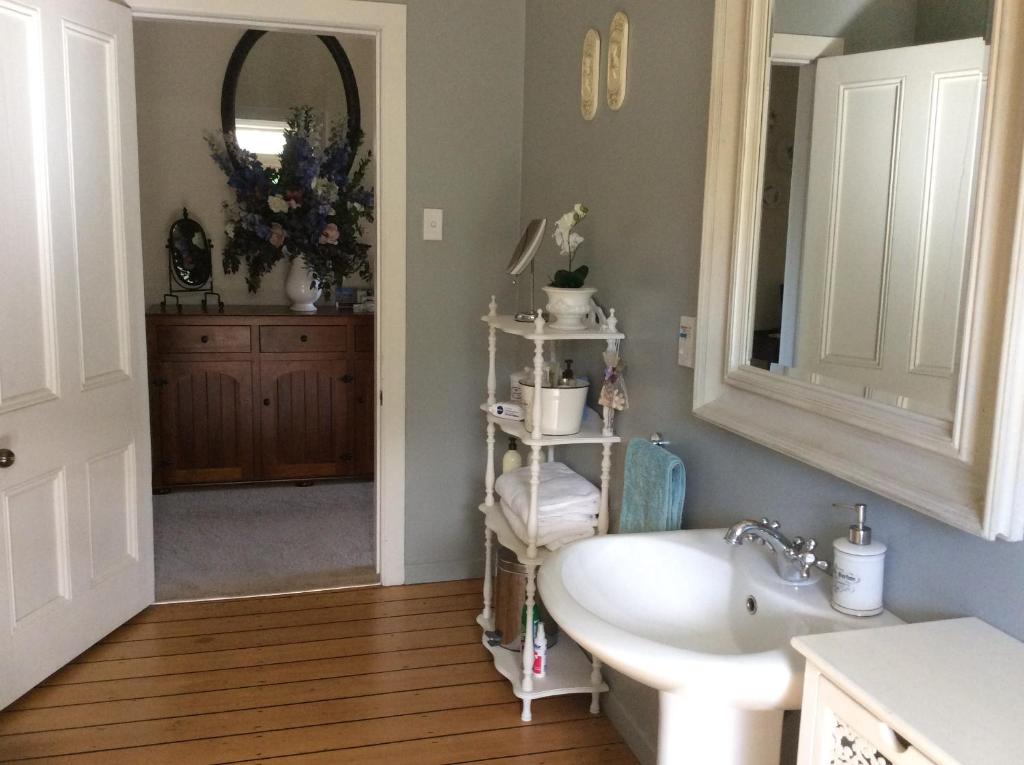 The Old School House bed and breakfast - Resim 8