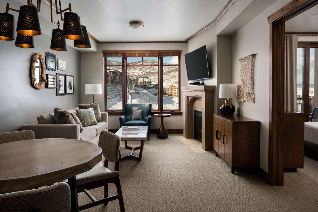 TV a/nebo společenská místnost v ubytování Hyatt Centric Park City