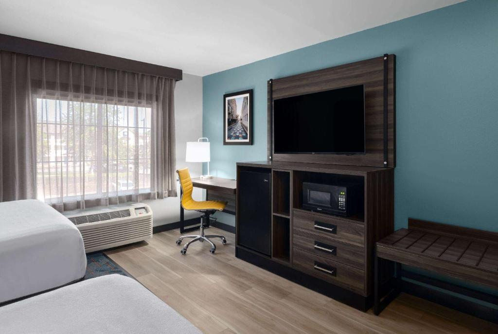 La Quinta by Wyndham Greensboro NC - 豪华大号床间 - 带两张大号床 - 禁烟