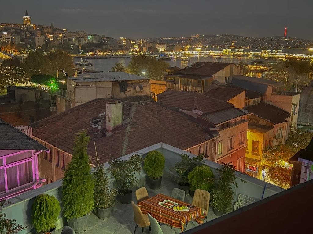 Nespecifikovaný výhled na destinaci Istanbul nebo výhled na město při pohledu z hotelu