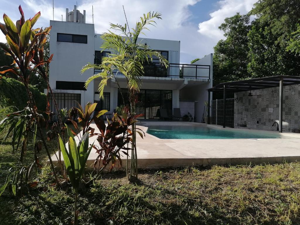 Bazén v ubytování Casa BOSQUE LUCIERNAGAS nebo v jeho okolí