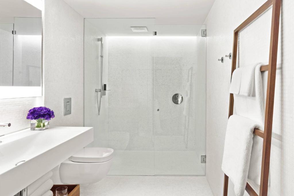 The London EDITION - Deluxe King, Guest Room, 1 King