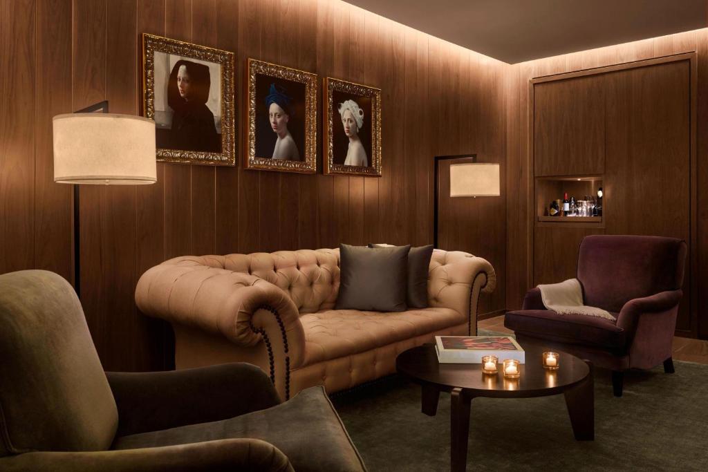 The London EDITION - One Bedroom Suite With King Bed