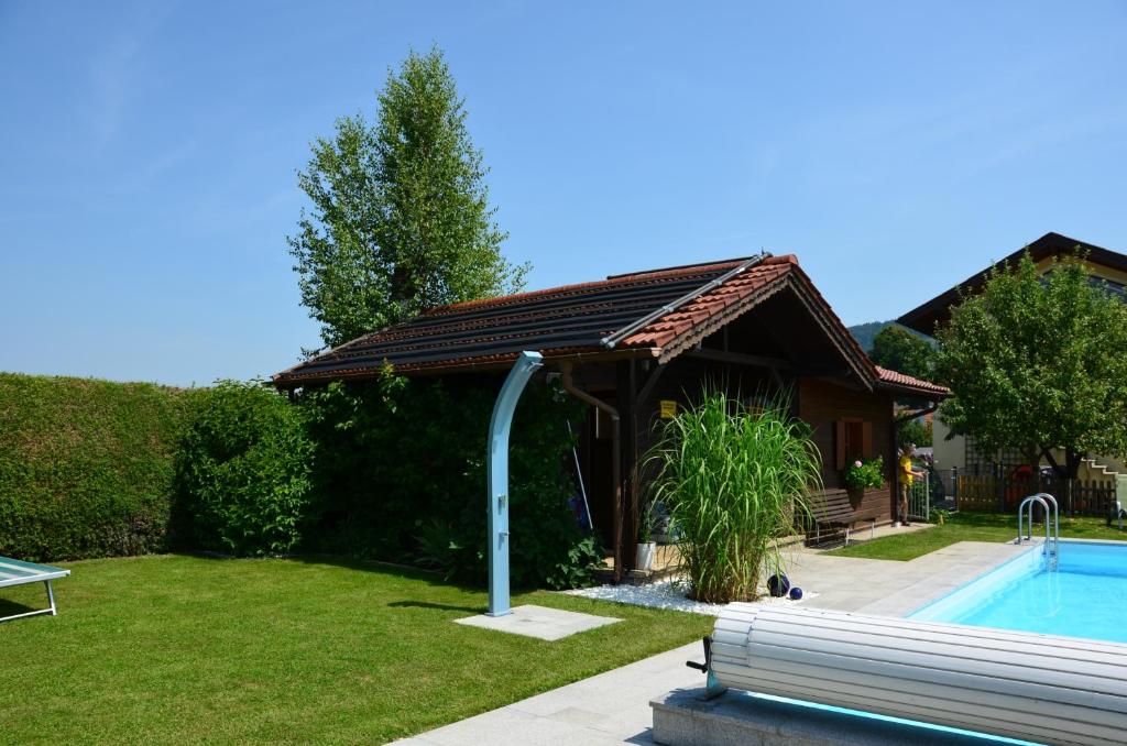 Bazén v ubytování Haus Gruber nebo v jeho okolí