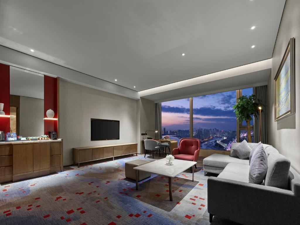 TV a/nebo společenská místnost v ubytování InterContinental Quanzhou by IHG