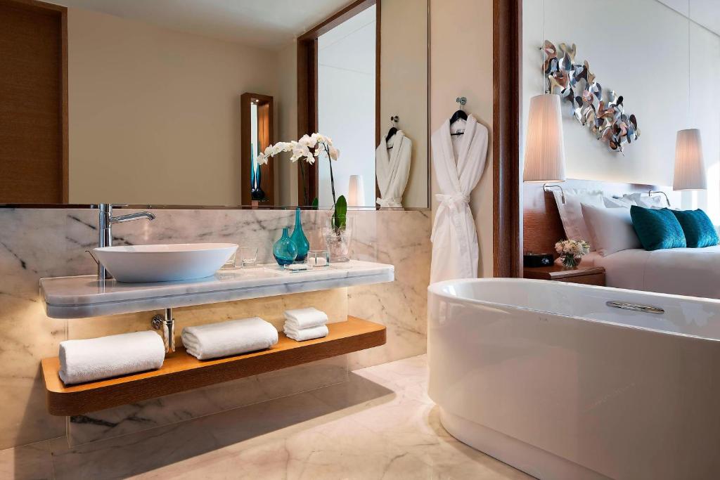 Koupelna v ubytování JW Marriott Absheron Baku Hotel