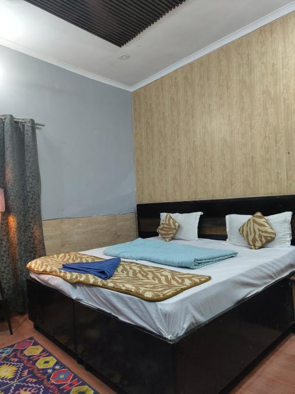 Metroview rooms & hotel - Deluxe Doppel- Oder Zwillingszimmer Mit Balkon