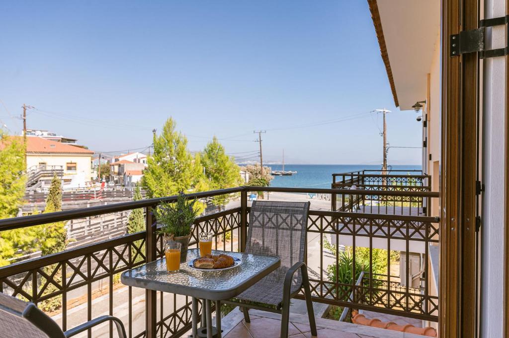 Μπαλκόνι ή βεράντα στο Liberty apartment with 3 balconies