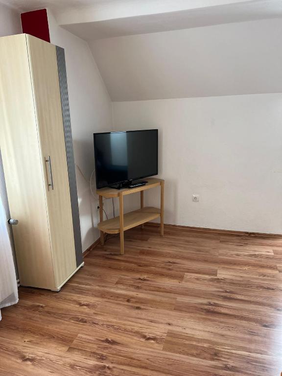 TV a/nebo společenská místnost v ubytování Haus Peter