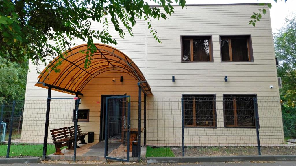 ادلوایس اکسپرس در آلماتی