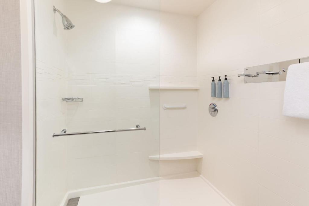 Ein Badezimmer in der Unterkunft Residence Inn by Marriott Las Vegas Airport