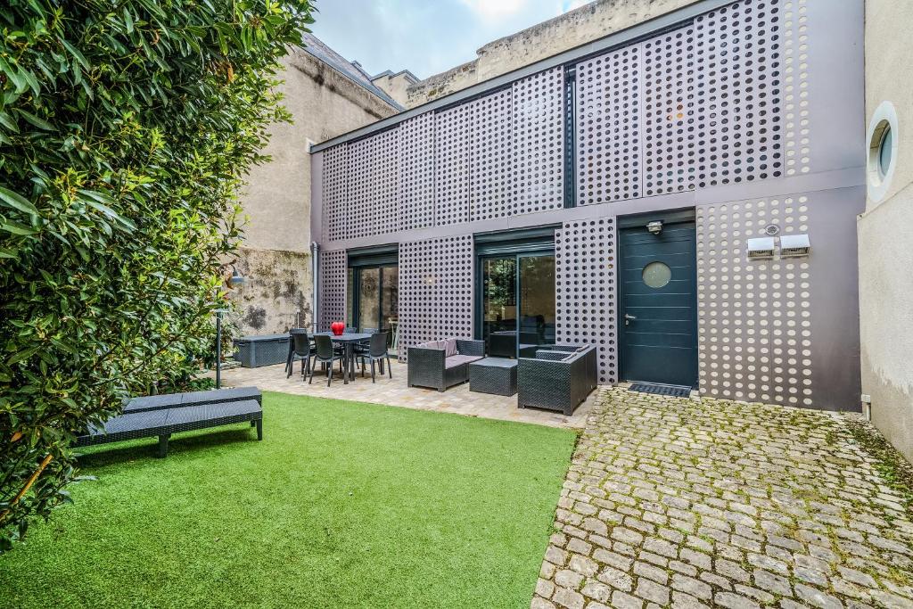 Maison d'architecte centre Tours jardin, climatisation, parking 5 p - Huis Met Drie Slaapkamers